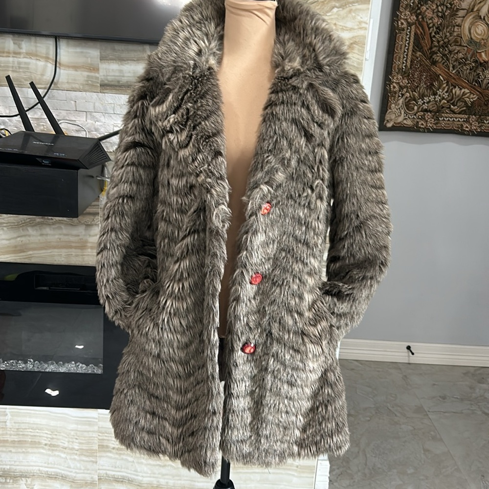 Versailles by Hillmoor Faux Fur Grey Fox. Size M/L - Picture 6 of 12